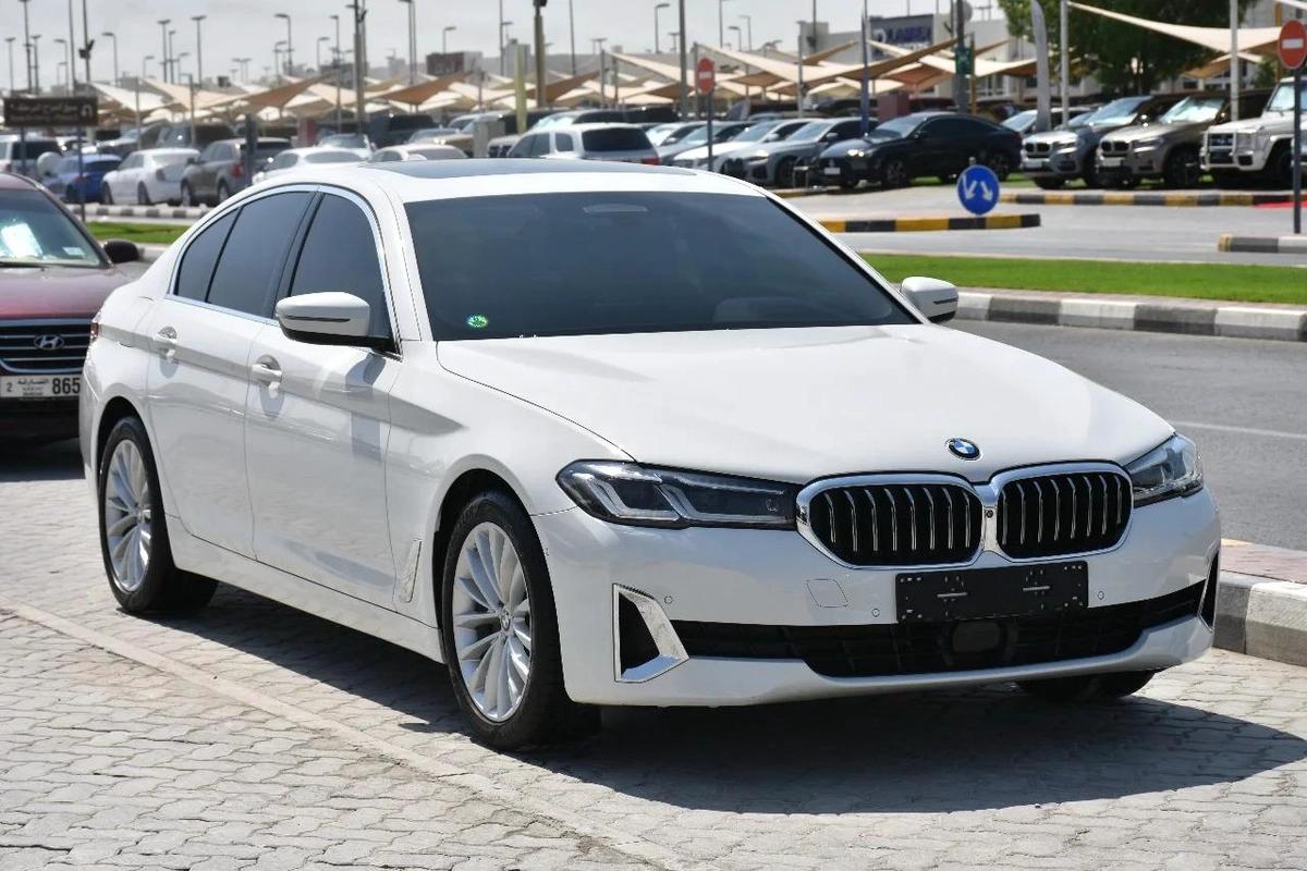 520i RWD 2023 | WHITE-4-4