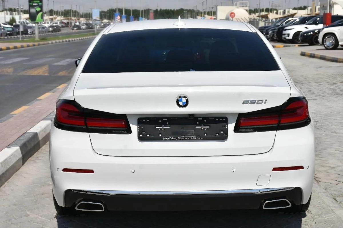 520i RWD 2023 | WHITE-5-5