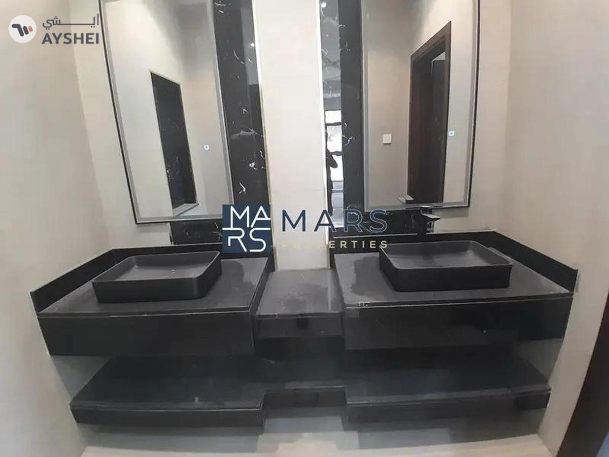 Hoshi, Sharjah-10-10