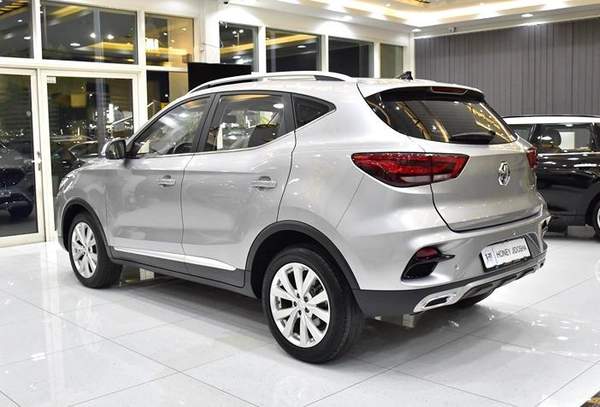 MG ZS ( 2022 Model ) in Silver Color GCC Specs