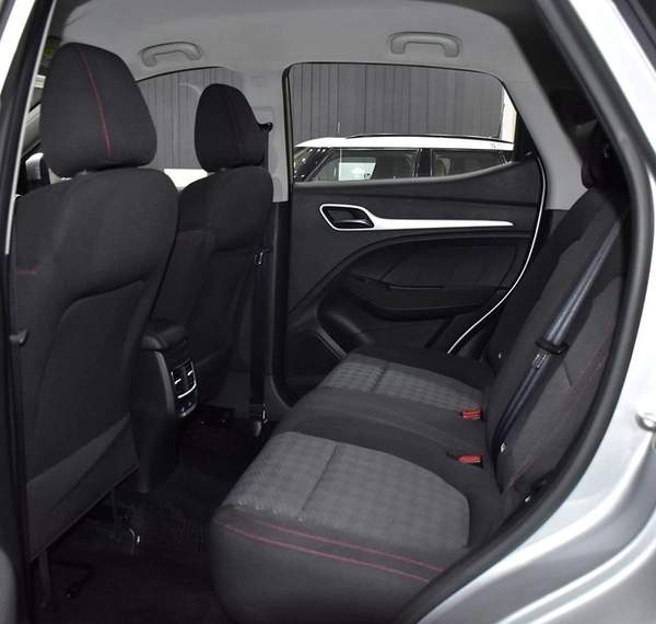 MG ZS ( 2022 Model ) in Silver Color GCC Specs