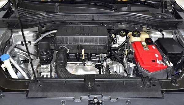 MG ZS ( 2022 Model ) in Silver Color GCC Specs