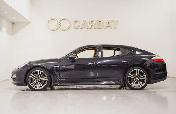 AED 1012 PM | PORSCHE PANAMERA 2012 | 20” TURBO RIMS | CARBON FIBER PACKAGE | 1 YEAR WARRANTY | GCC