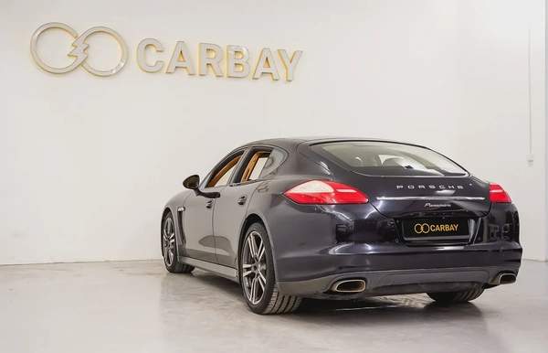 AED 1012 PM | PORSCHE PANAMERA 2012 | 20” TURBO RIMS | CARBON FIBER PACKAGE | 1 YEAR WARRANTY | GCC