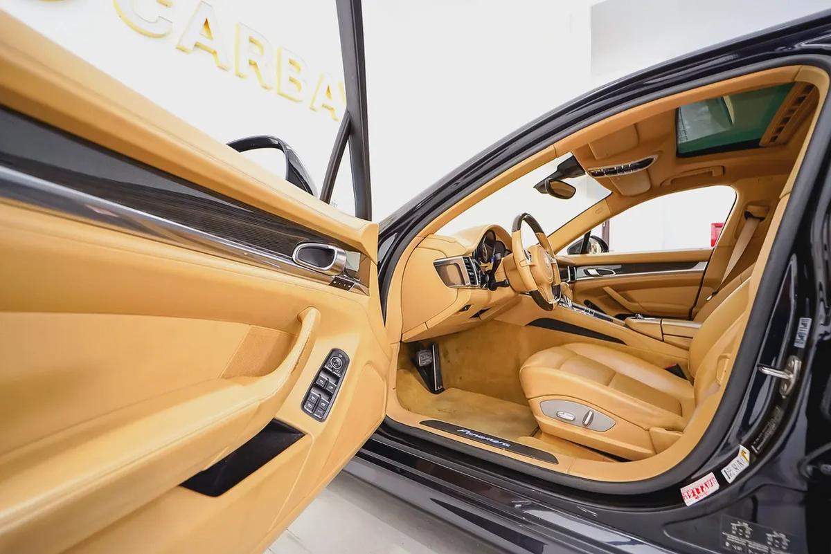 AED 1012 PM | PORSCHE PANAMERA 2012 | 20” TURBO RIMS | CARBON FIBER PACKAGE | 1 YEAR WARRANTY | GCC-9-9