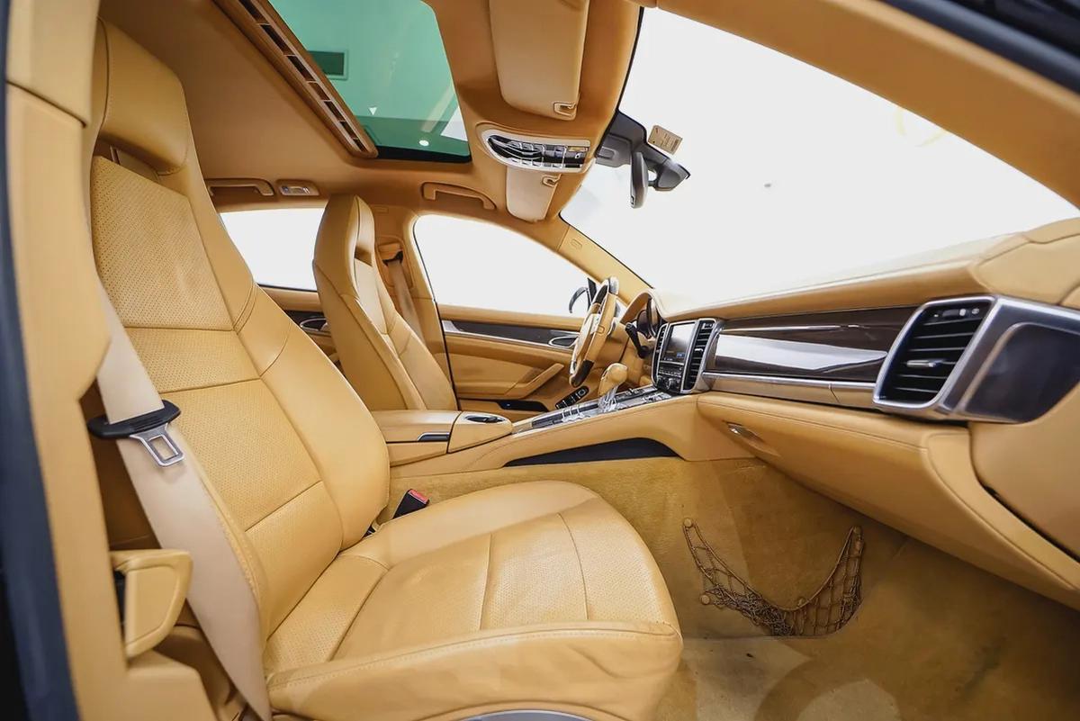 AED 1012 PM | PORSCHE PANAMERA 2012 | 20” TURBO RIMS | CARBON FIBER PACKAGE | 1 YEAR WARRANTY | GCC-13-13