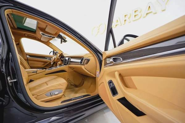 AED 1012 PM | PORSCHE PANAMERA 2012 | 20” TURBO RIMS | CARBON FIBER PACKAGE | 1 YEAR WARRANTY | GCC