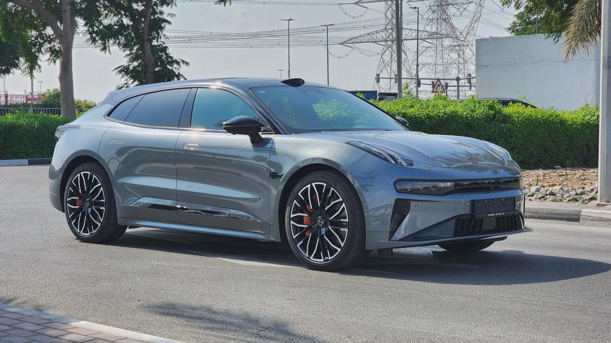 ZEEKR 001 AWD (Grey White)-0-0