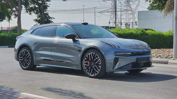 ZEEKR 001 AWD (Grey White)
