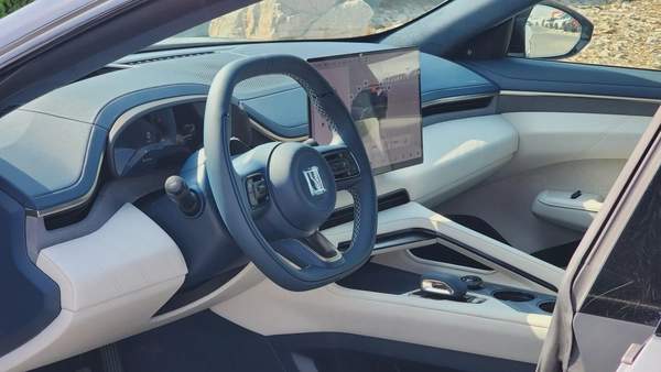 ZEEKR 001 AWD (Grey White)