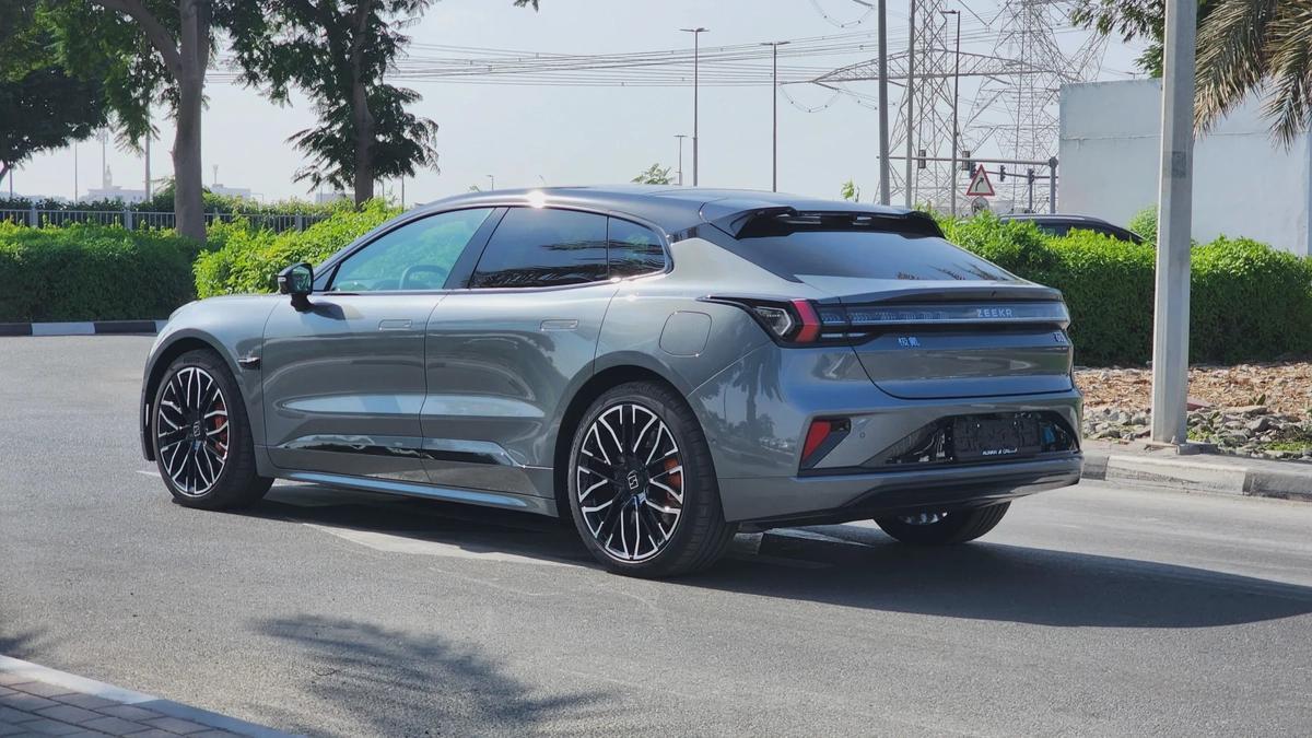 ZEEKR 001 AWD (Grey White)-7-7
