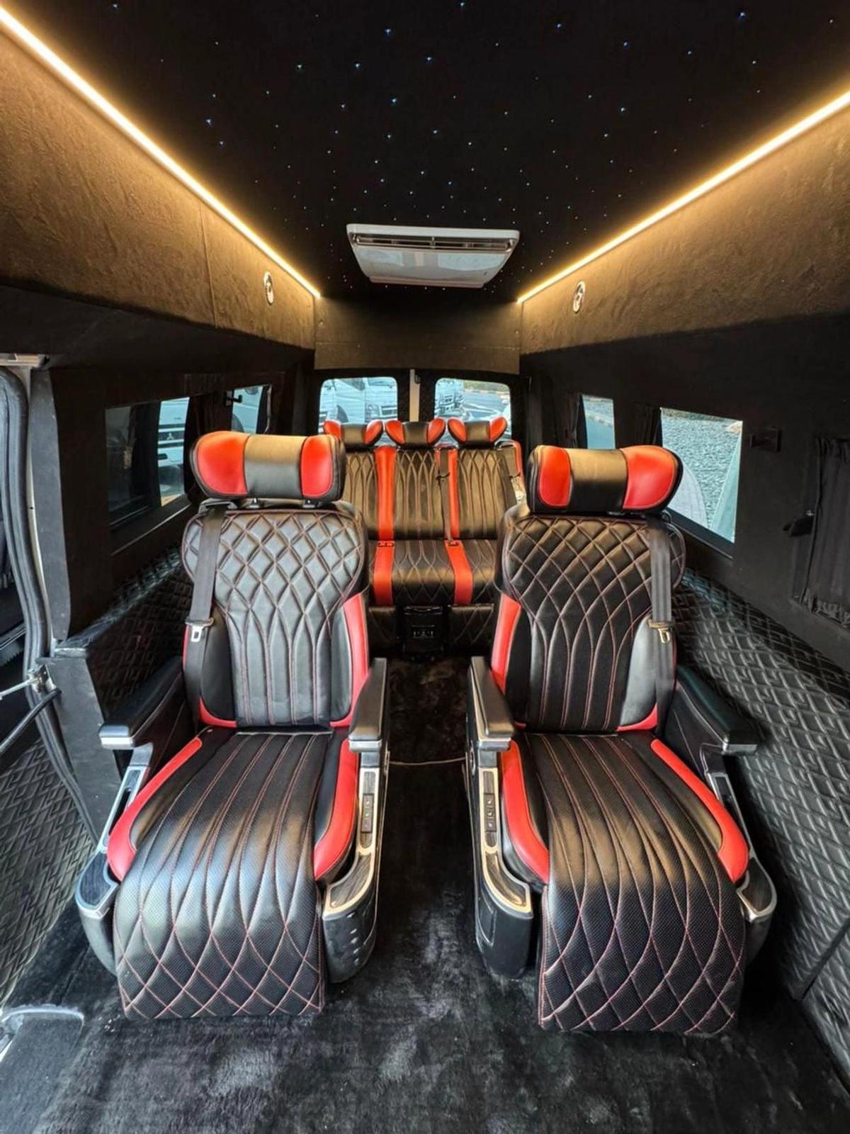 GMC Savana 6.6L V8 Petrol | 7” Touchscreen Display | Rear Vision Camera | High Roof Option | 7 STR-7-7