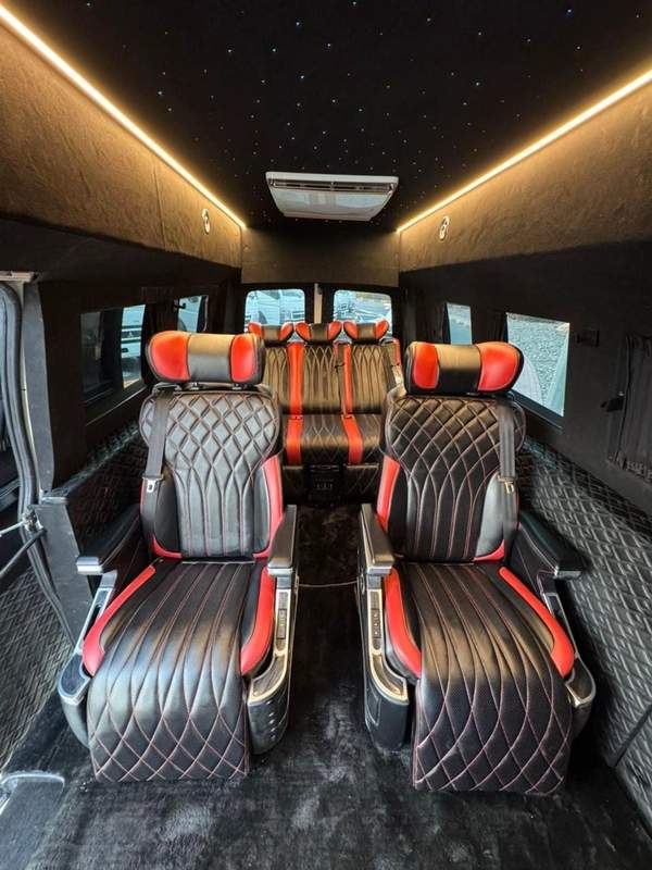 GMC Savana 6.6L V8 Petrol | 7” Touchscreen Display | Rear Vision Camera | High Roof Option | 7 STR
