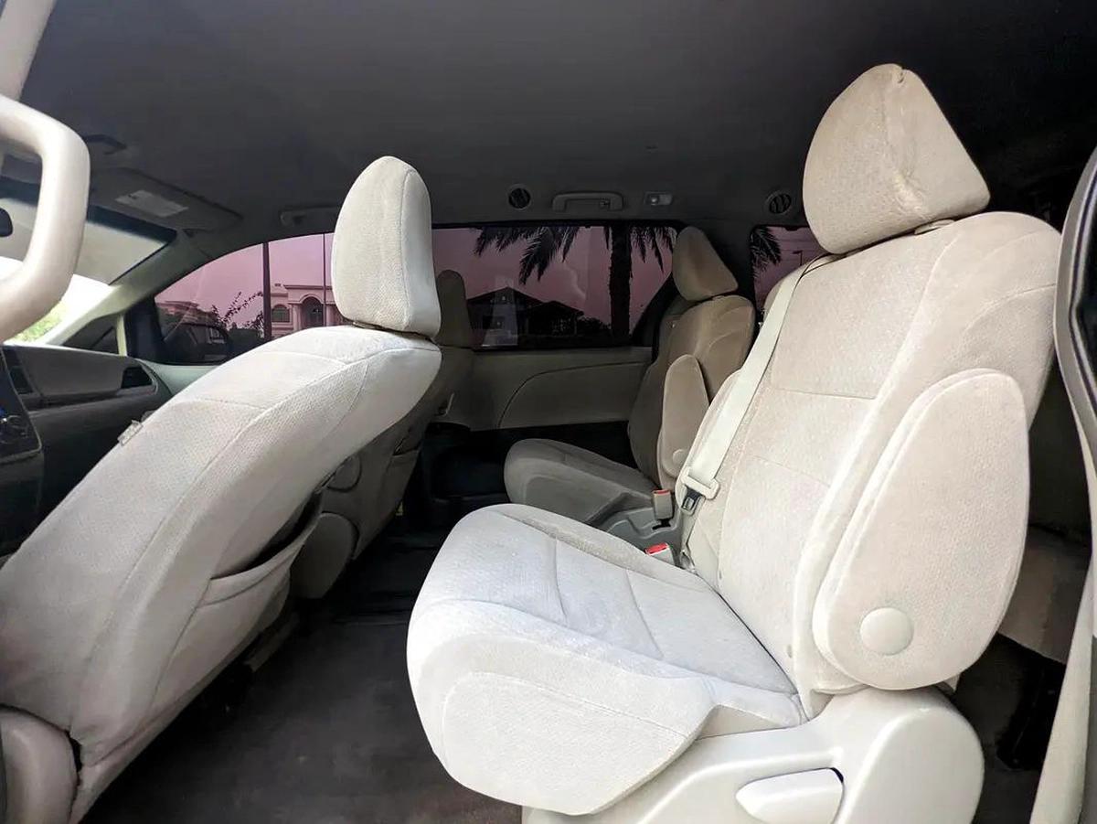 Toyota Sienna 2015 Mid Option With Navigation In Perfect Condition 7 Seater Flawless Family Van-8-8