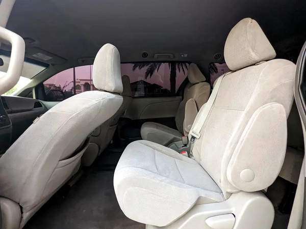 Toyota Sienna 2015 Mid Option With Navigation In Perfect Condition 7 Seater Flawless Family Van