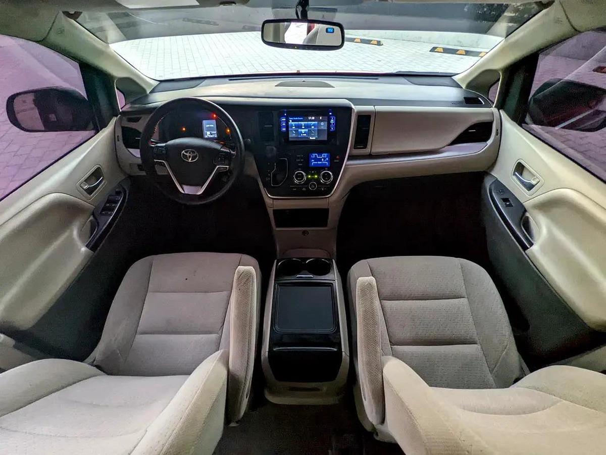 Toyota Sienna 2015 Mid Option With Navigation In Perfect Condition 7 Seater Flawless Family Van-7-7