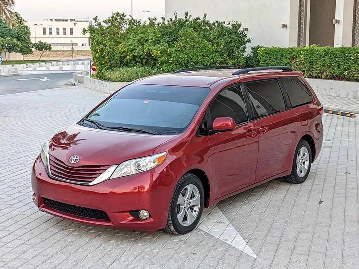 Toyota Sienna 2015 Mid Option With Navigation In Perfect Condition 7 Seater Flawless Family Van-0-0