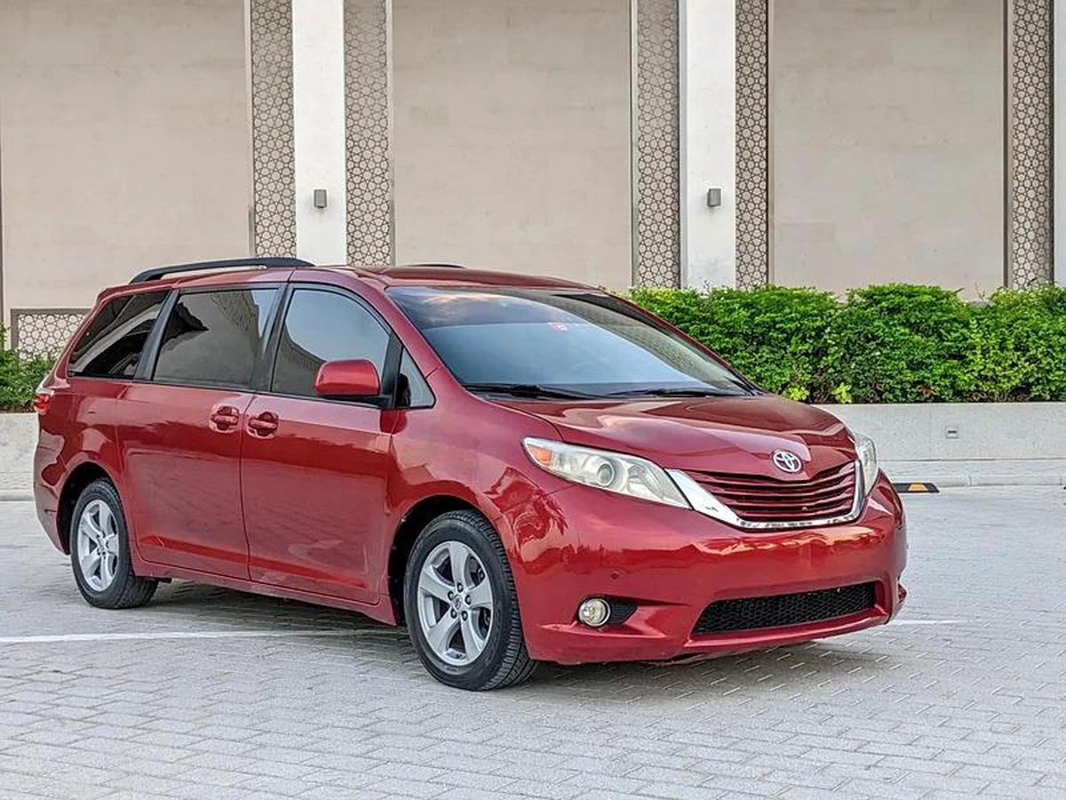Toyota Sienna 2015 Mid Option With Navigation In Perfect Condition 7 Seater Flawless Family Van-10-10
