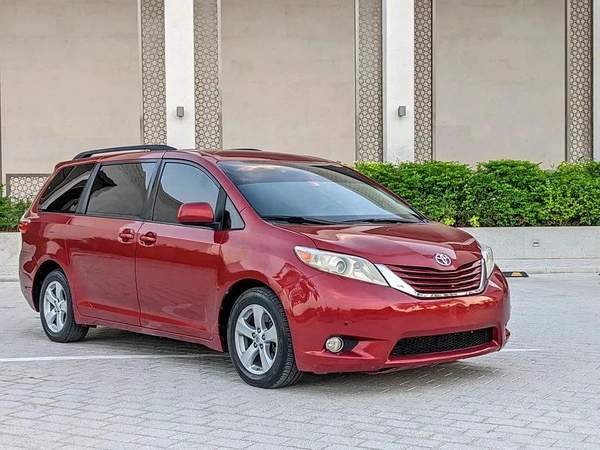Toyota Sienna 2015 Mid Option With Navigation In Perfect Condition 7 Seater Flawless Family Van