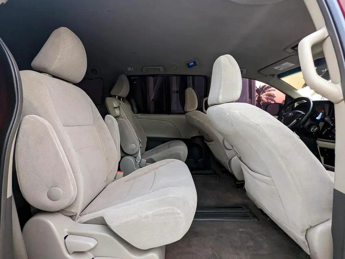 Toyota Sienna 2015 Mid Option With Navigation In Perfect Condition 7 Seater Flawless Family Van-9-9