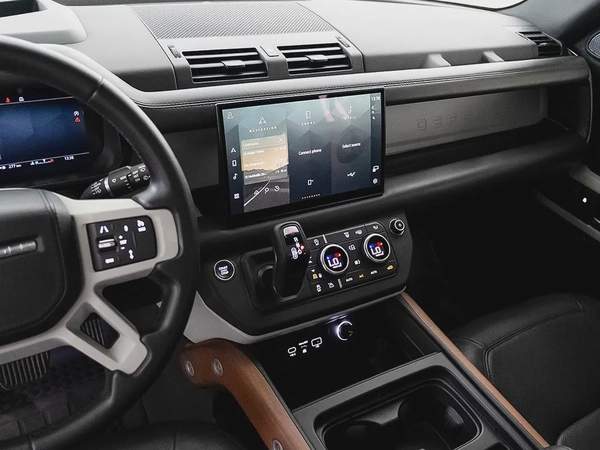 6,691 AED / 60 months | 0% DP | 2024 Land Rover Defender 110 P400 HSE / Land Rover Warranty