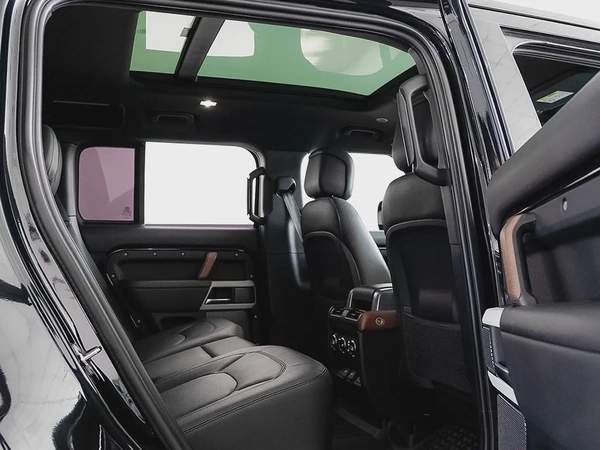 6,691 AED / 60 months | 0% DP | 2024 Land Rover Defender 110 P400 HSE / Land Rover Warranty