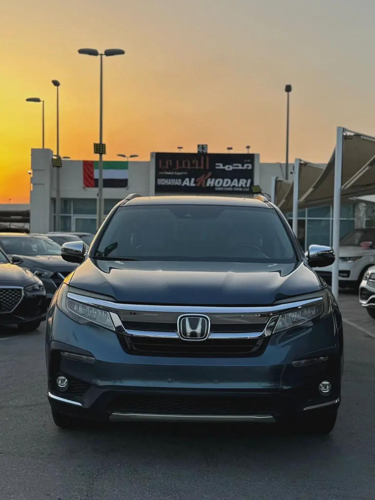 HONDA PILOT (2019) //GCC//TOURING// FULL OPTIONS//GOOD CONDITION-3-3
