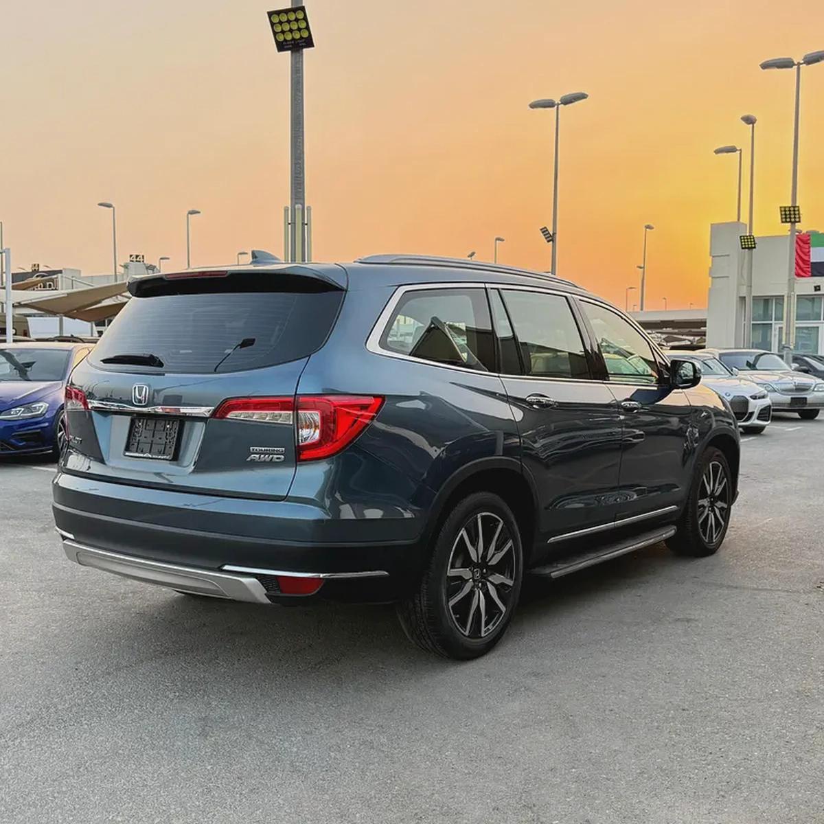 HONDA PILOT (2019) //GCC//TOURING// FULL OPTIONS//GOOD CONDITION-6-6
