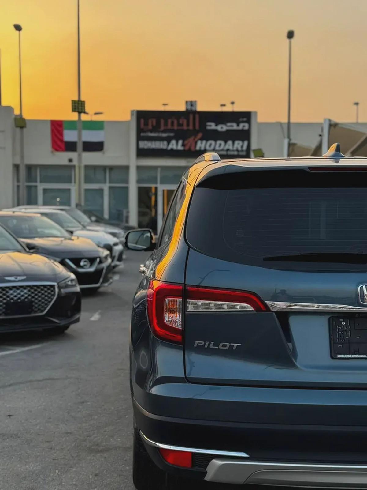 HONDA PILOT (2019) //GCC//TOURING// FULL OPTIONS//GOOD CONDITION-8-8