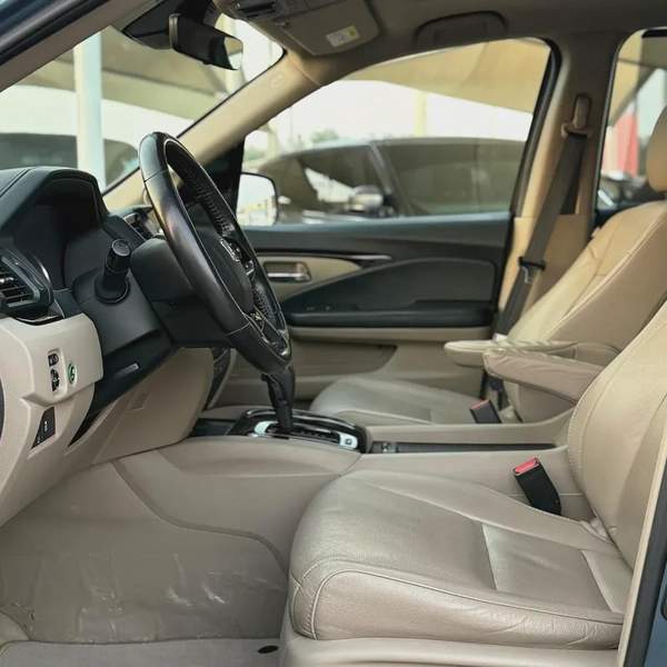 HONDA PILOT (2019) //GCC//TOURING// FULL OPTIONS//GOOD CONDITION