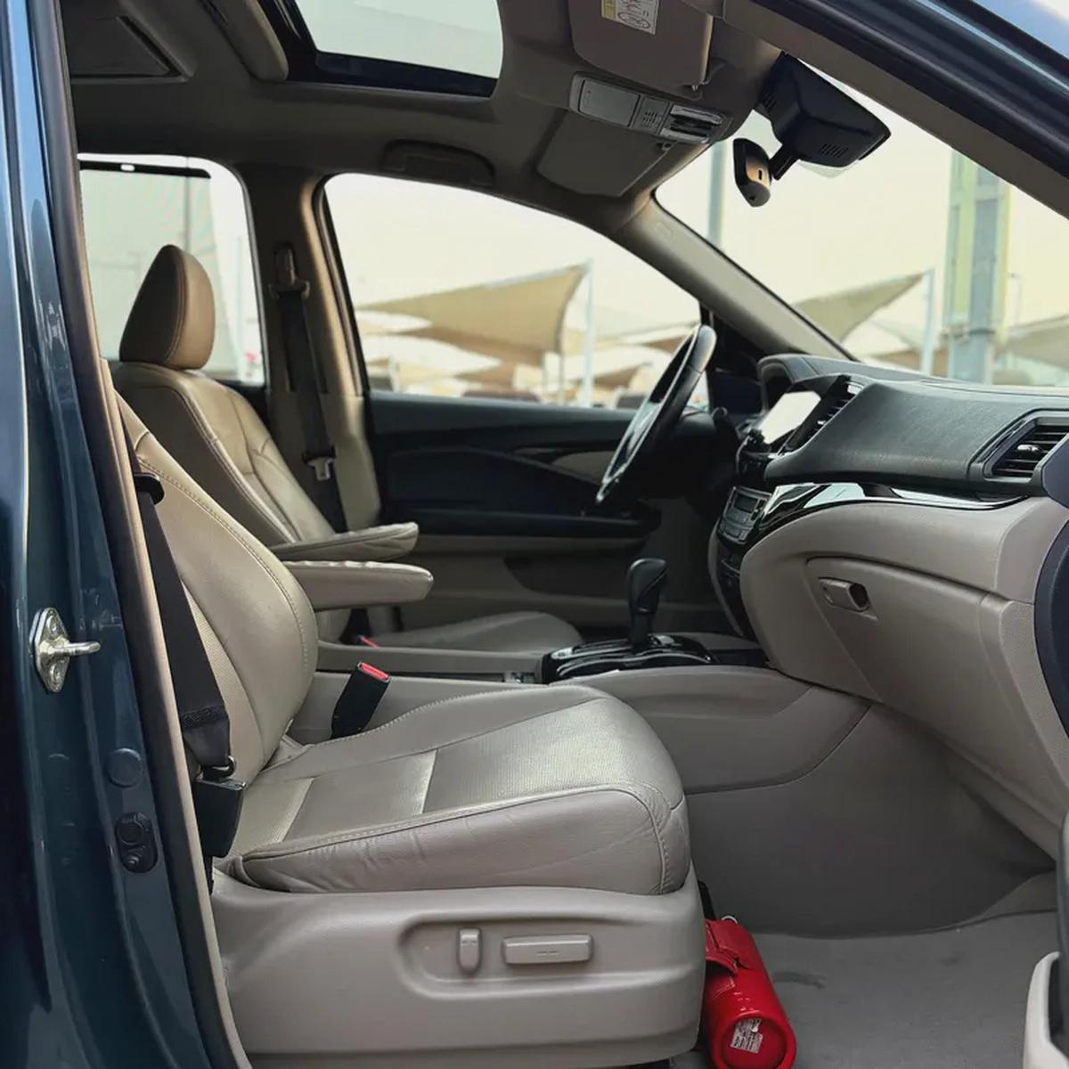 HONDA PILOT (2019) //GCC//TOURING// FULL OPTIONS//GOOD CONDITION-13-13
