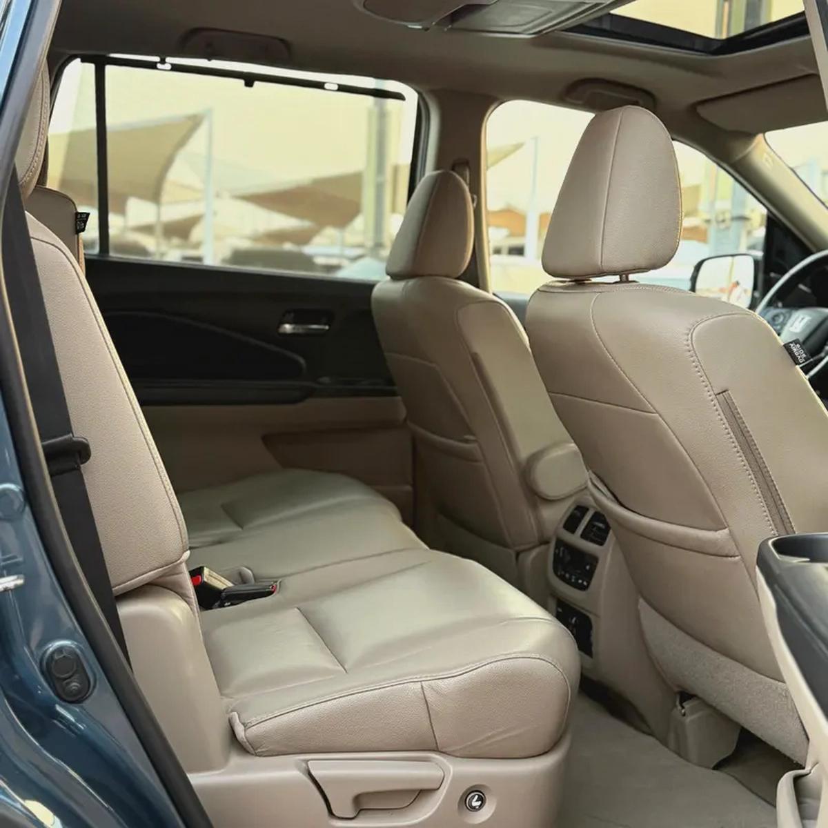 HONDA PILOT (2019) //GCC//TOURING// FULL OPTIONS//GOOD CONDITION-14-14