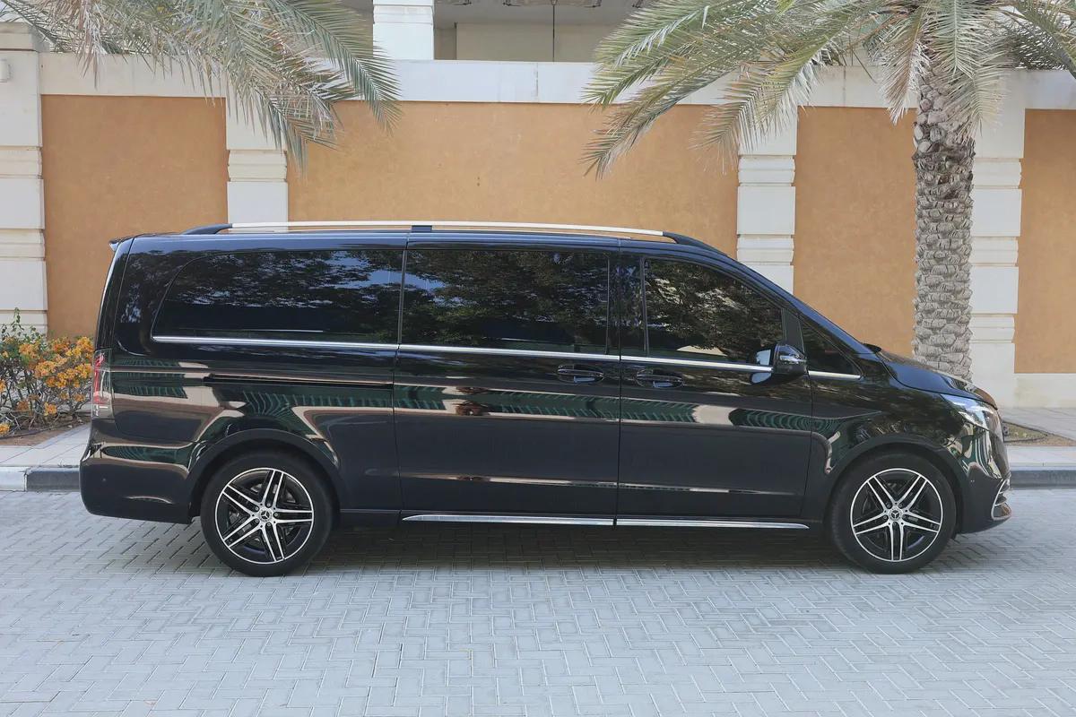 V300 AMG - 4 YRS WARRANTY / SERVICE 200,000 KM - GCC SPECS - PPF - ACCIDENT FREE - FULL SERVICE --8-8