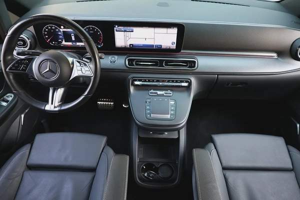 V300 AMG - 4 YRS WARRANTY / SERVICE 200,000 KM - GCC SPECS - PPF - ACCIDENT FREE - FULL SERVICE -