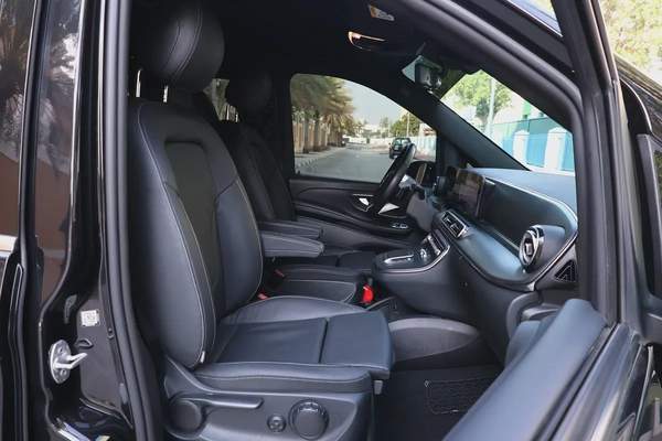 V300 AMG - 4 YRS WARRANTY / SERVICE 200,000 KM - GCC SPECS - PPF - ACCIDENT FREE - FULL SERVICE -