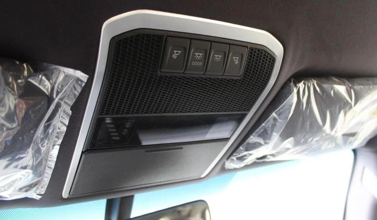 Toyota Land Cruiser GXR 4.0L V6 PETROL-2-2