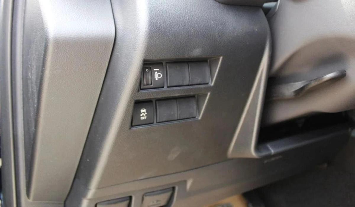 Toyota Land Cruiser GXR 4.0L V6 PETROL-11-11