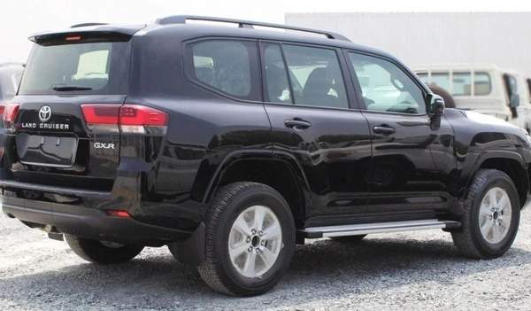 Toyota Land Cruiser GXR 4.0L V6 PETROL