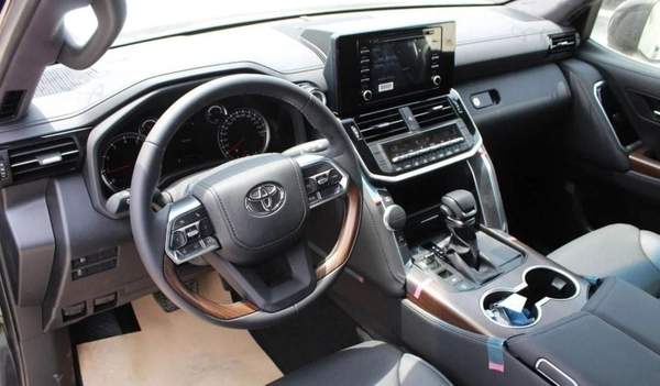 Toyota Land Cruiser GXR 4.0L V6 PETROL