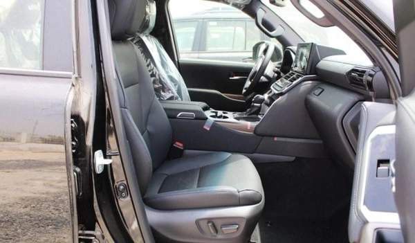 Toyota Land Cruiser GXR 4.0L V6 PETROL