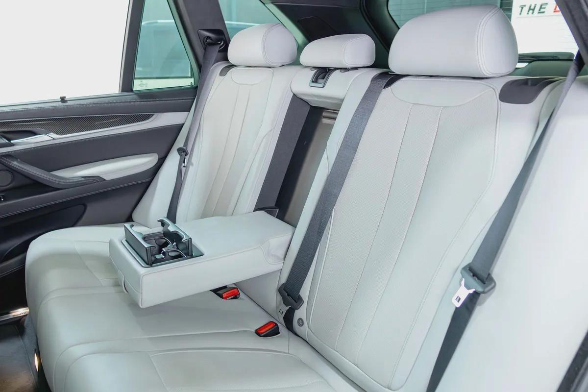 BMW X5 M V8-GCC-BMW Full Service History-Silverstone Metallic Paint-High Gloss black Rims-10-10