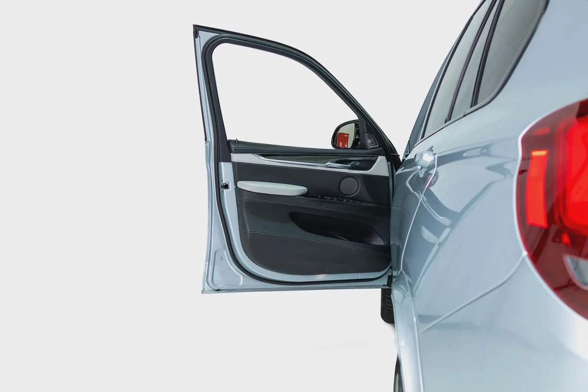 BMW X5 M V8-GCC-BMW Full Service History-Silverstone Metallic Paint-High Gloss black Rims-15-15