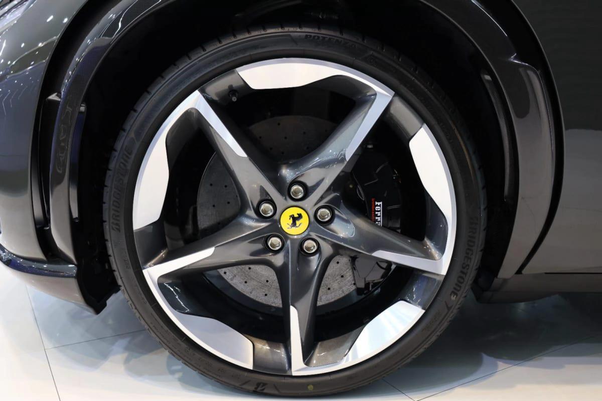 Ferrari Purosangue-4-4