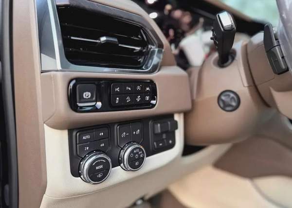 GMC YUKON 4WD DENALI GCC - VIP +TV V8 6,2 - Ex