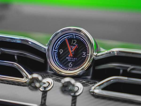 2022 BENTAYGA BLACKLINE - TOURING PACKAGE - MULLINER - CARBON PACKAGE WITH NAIM