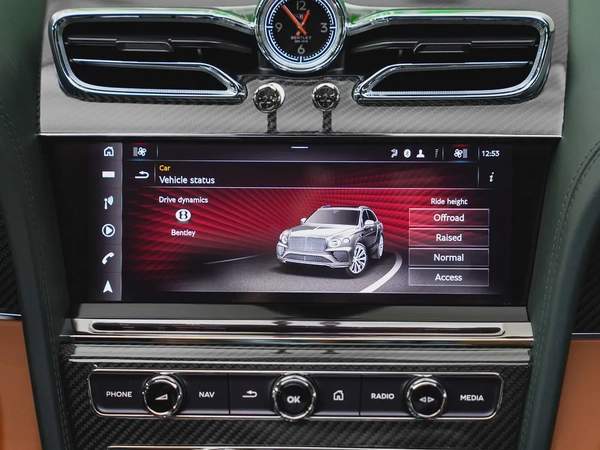 2022 BENTAYGA BLACKLINE - TOURING PACKAGE - MULLINER - CARBON PACKAGE WITH NAIM