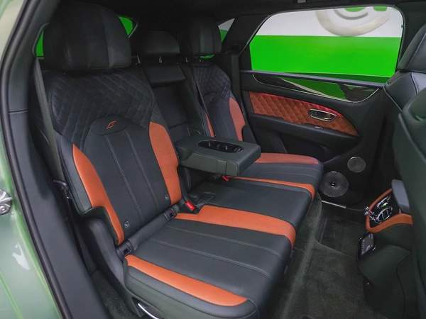 2022 BENTAYGA BLACKLINE - TOURING PACKAGE - MULLINER - CARBON PACKAGE WITH NAIM