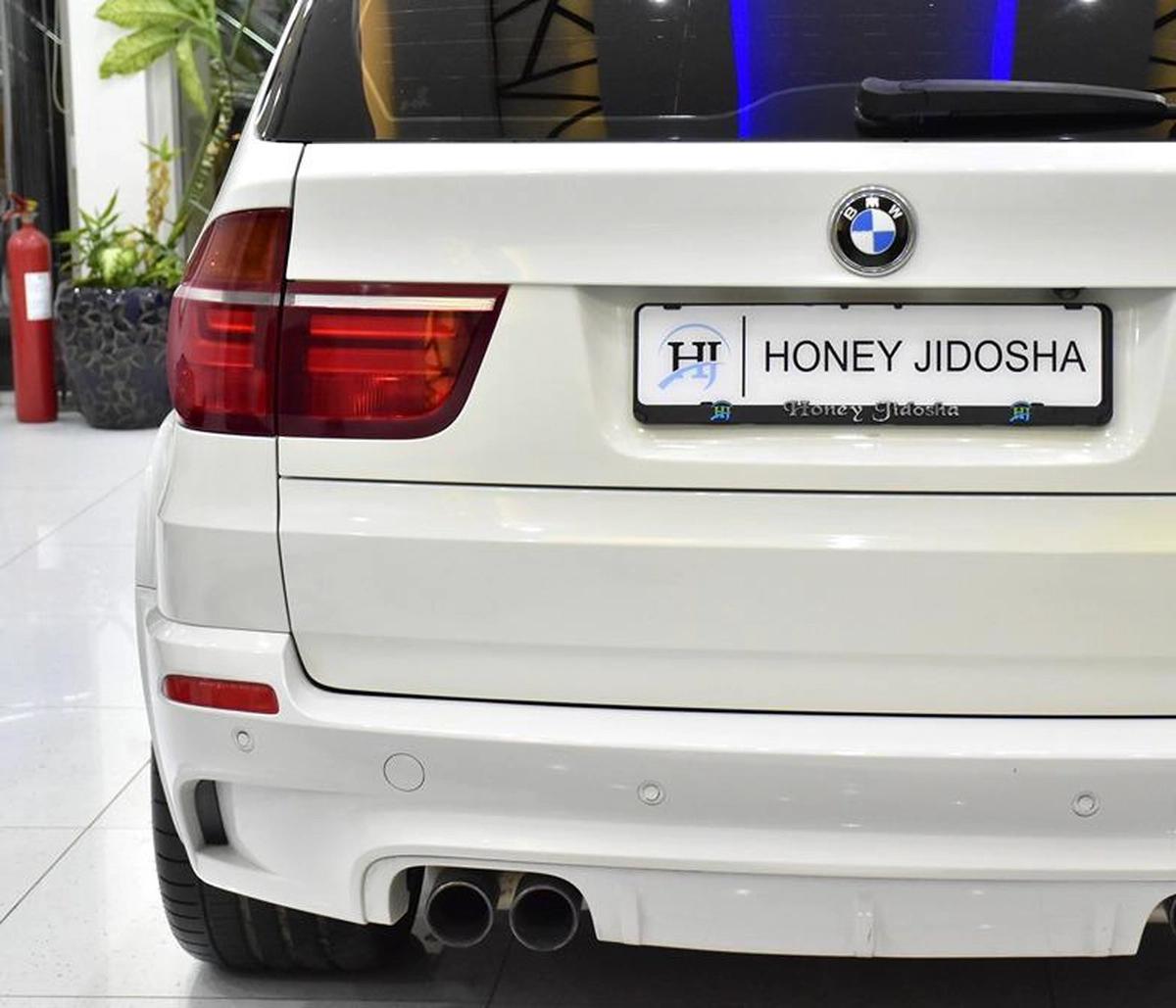 BMW X5 M ( 2010 Model ) in White Color GCC Specs-2-2