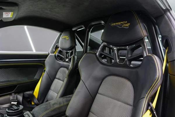 Porsche 911 GT3 RS Weissach