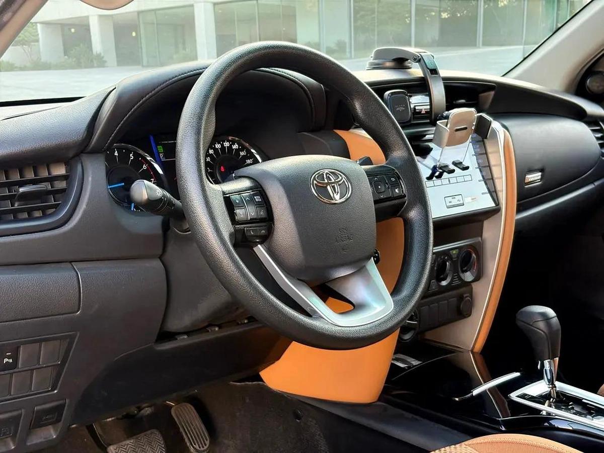 AED 1,440 P.M | 0% DOWN PAYMENT | TOYOTA FORTUNER EXR | 2.7L I4 4WD | 2020 | FULL AGENCY SERVICE HIS-4-4